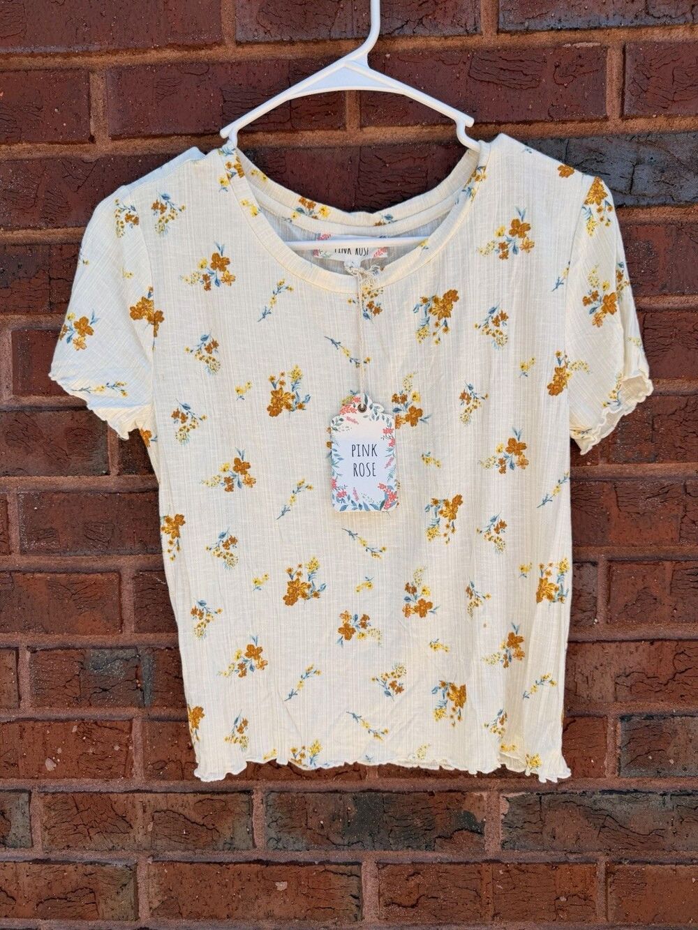 Pink Rose Junior Women's Ribbed Knit Cropped Yellow Cream Large  Floral C16